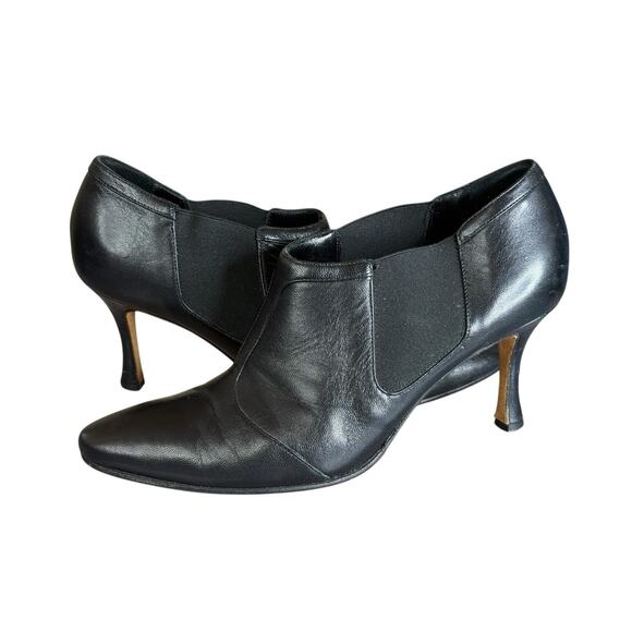 Manolo Blahnik Black Banded Leather Ankle Booties EU 36.5 Chic Band Detail - Picture 1 of 11